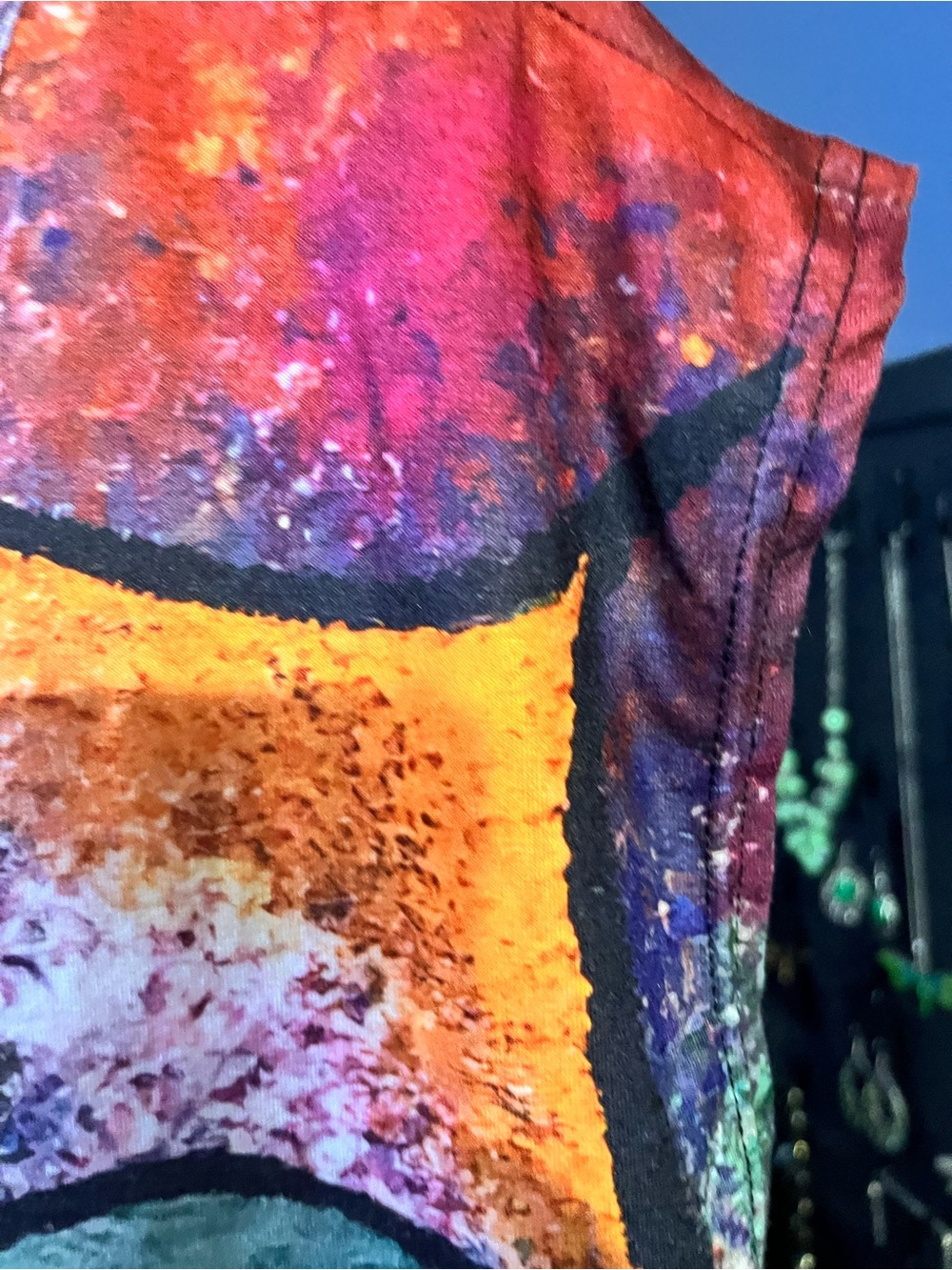 Source Unknown Abstract Multi-Color V-Neck Tee - Picture 3 of 5